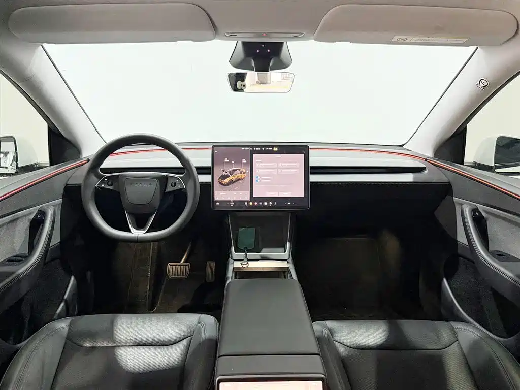 Tesla Model Y 2025 — фото 13