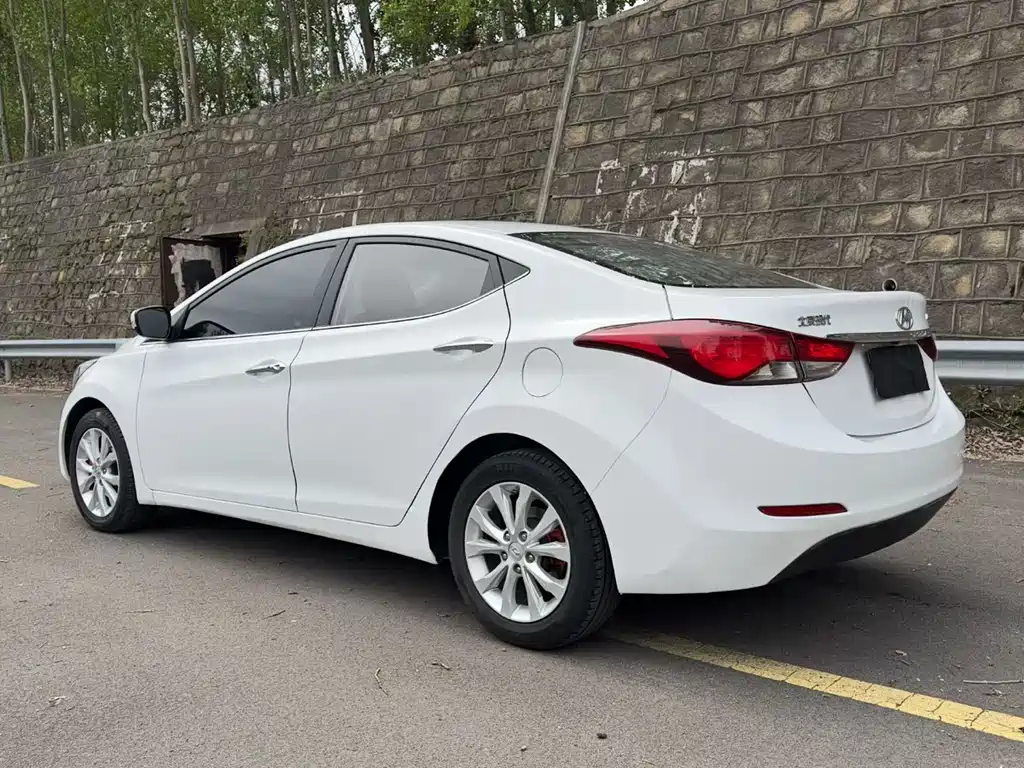Hyundai Elantra Langdong 2016 — фото 7