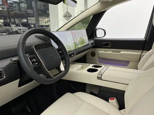 Li Auto MEGA 2025