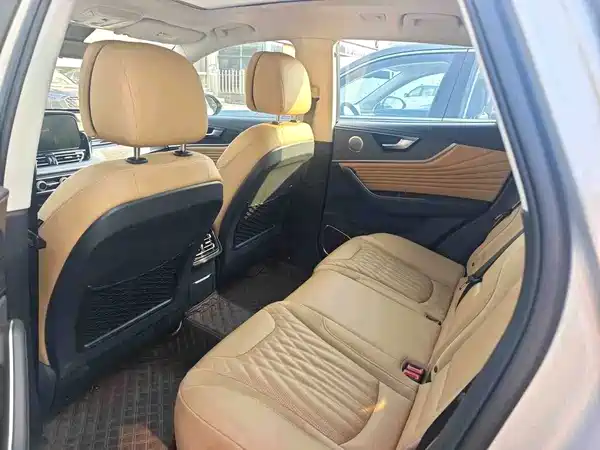 Hongqi HS5 2023