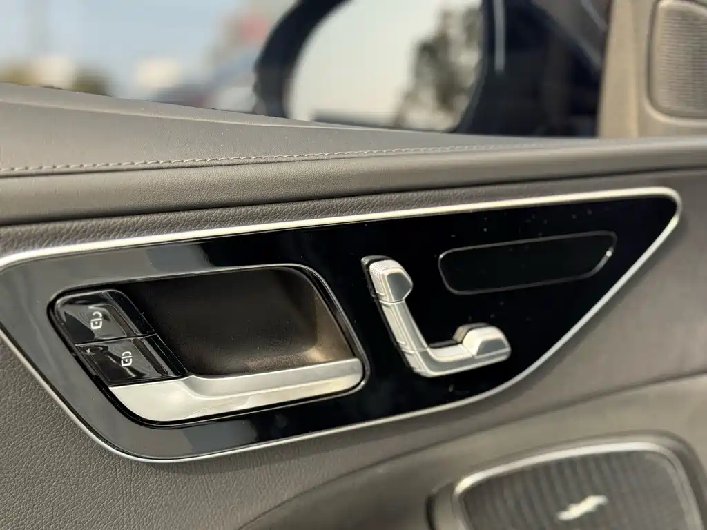 Mercedes-Benz C-Class 2023 — фото 19