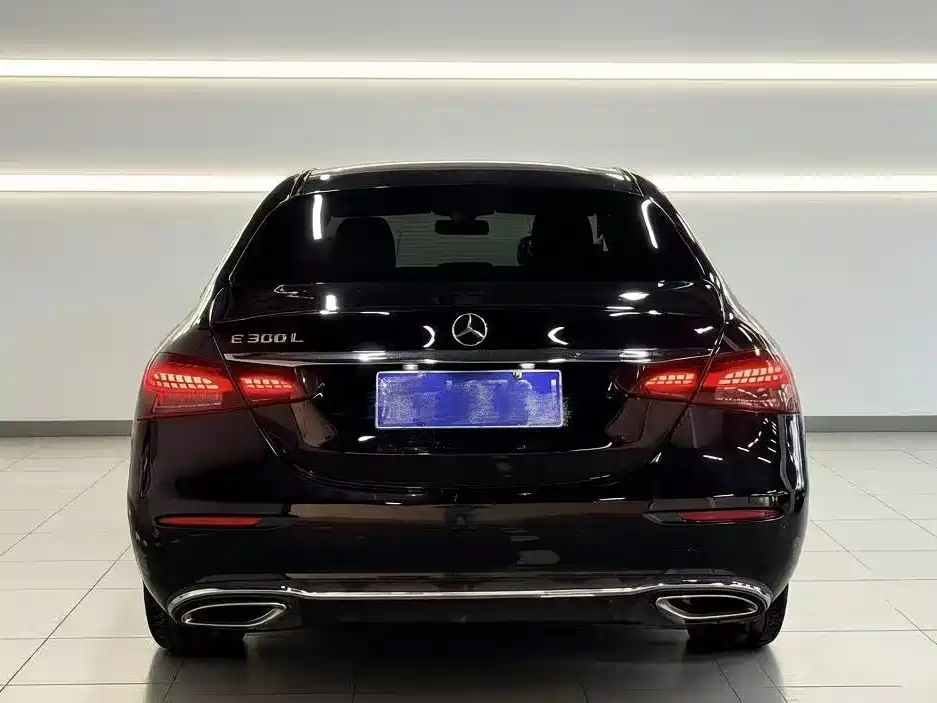 Mercedes-Benz E-Class 2022