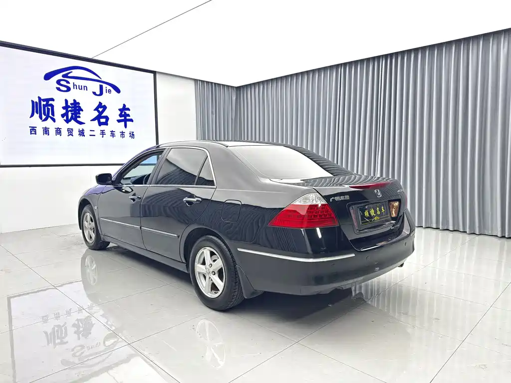 Honda Accord 2007 — фото 18