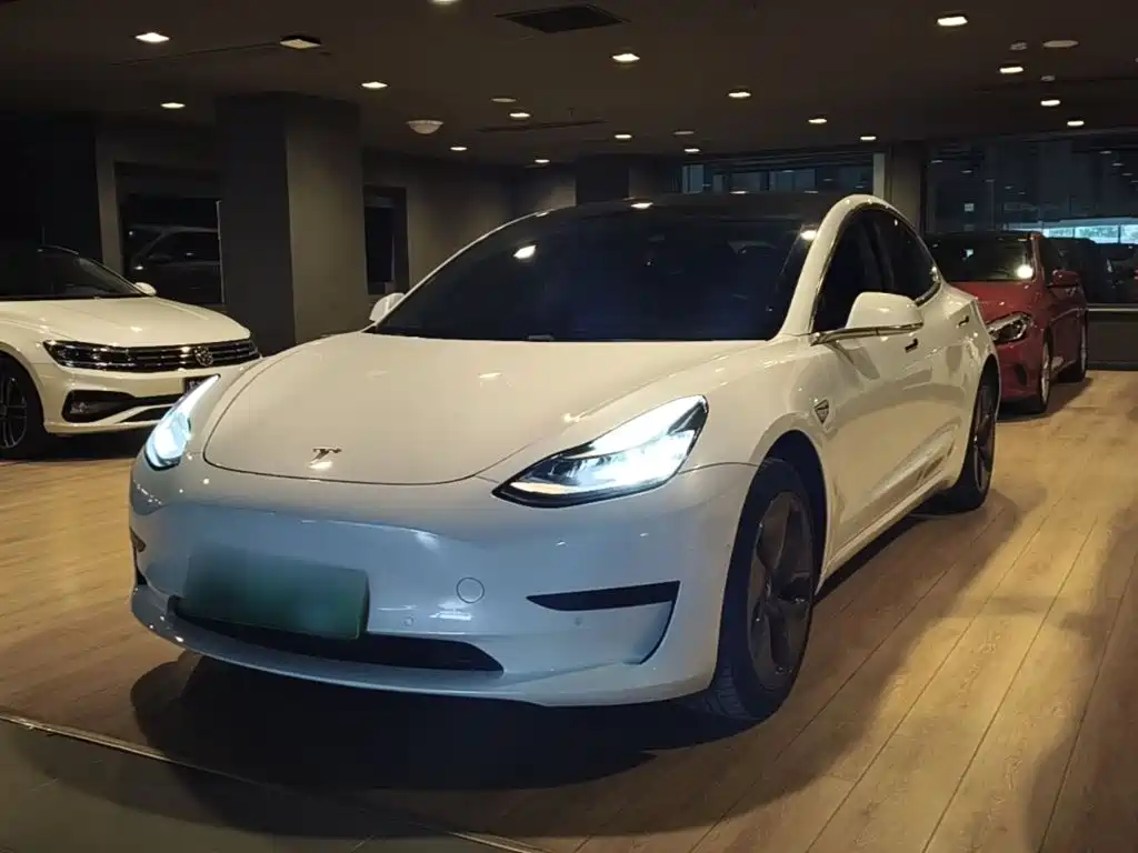 Tesla Model 3 2020 — фото 1