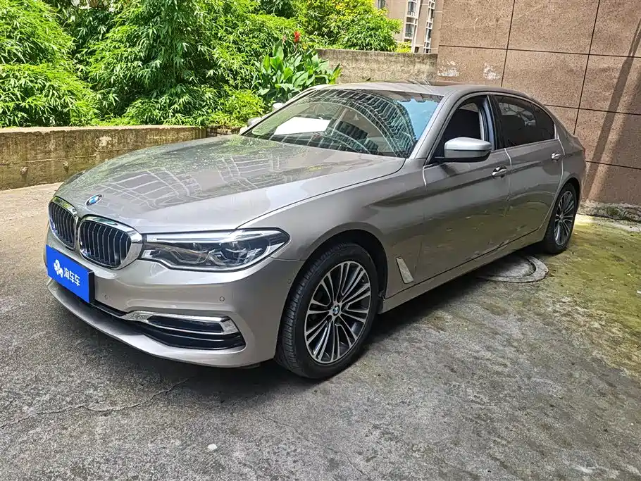 BMW 5 Series 2019 — фото 1