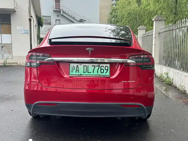 Tesla Model X 2020