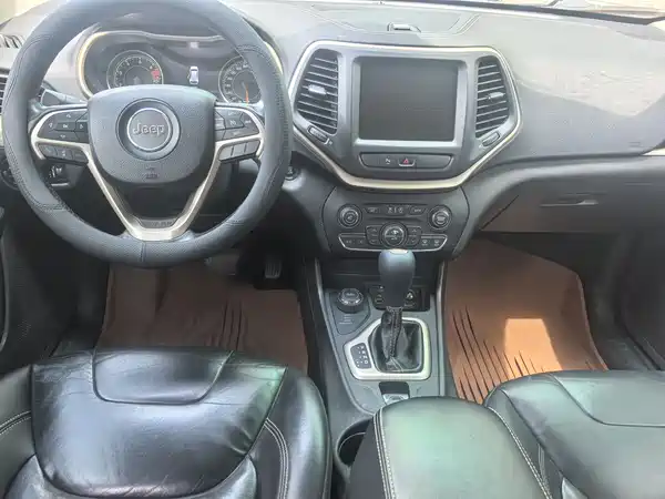 Jeep Cherokee 2016