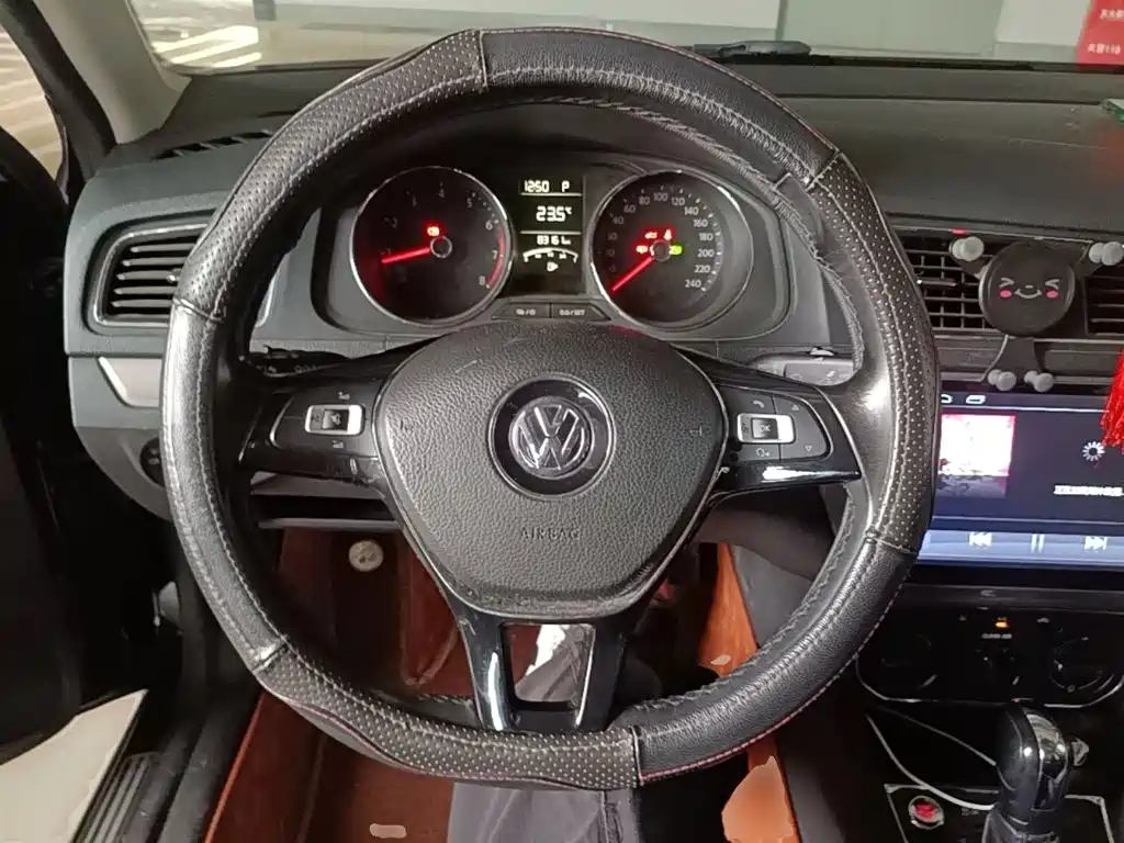 Volkswagen Lavida 2018 — фото 11