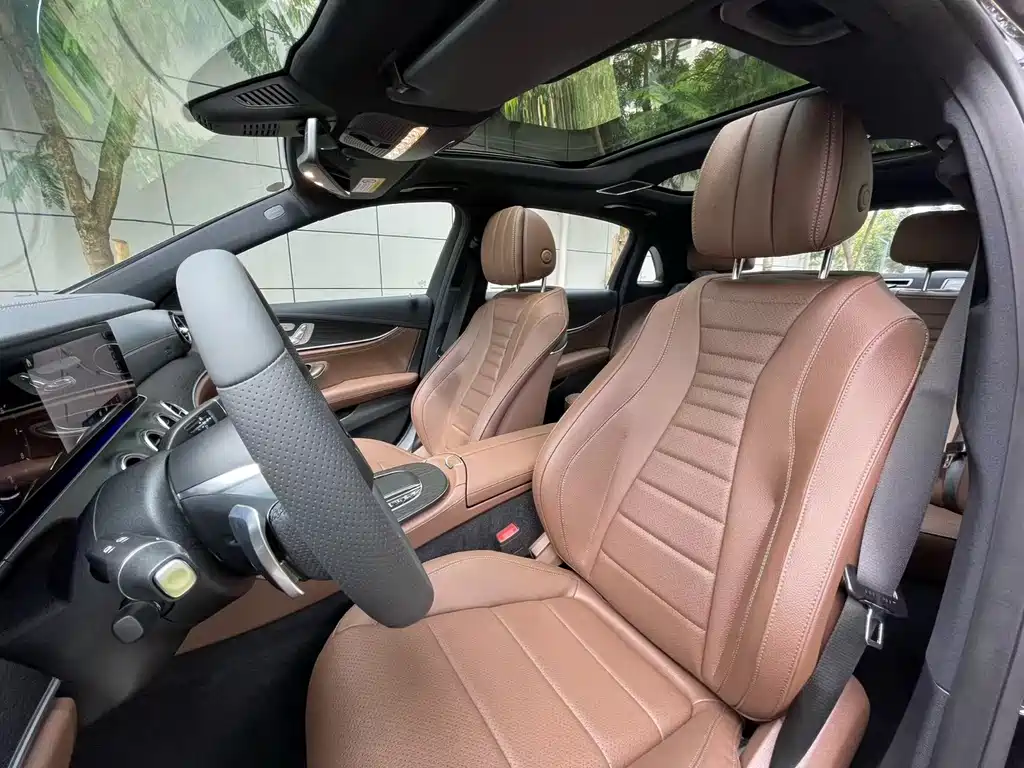 Mercedes-Benz E-Class 2022 — фото 16