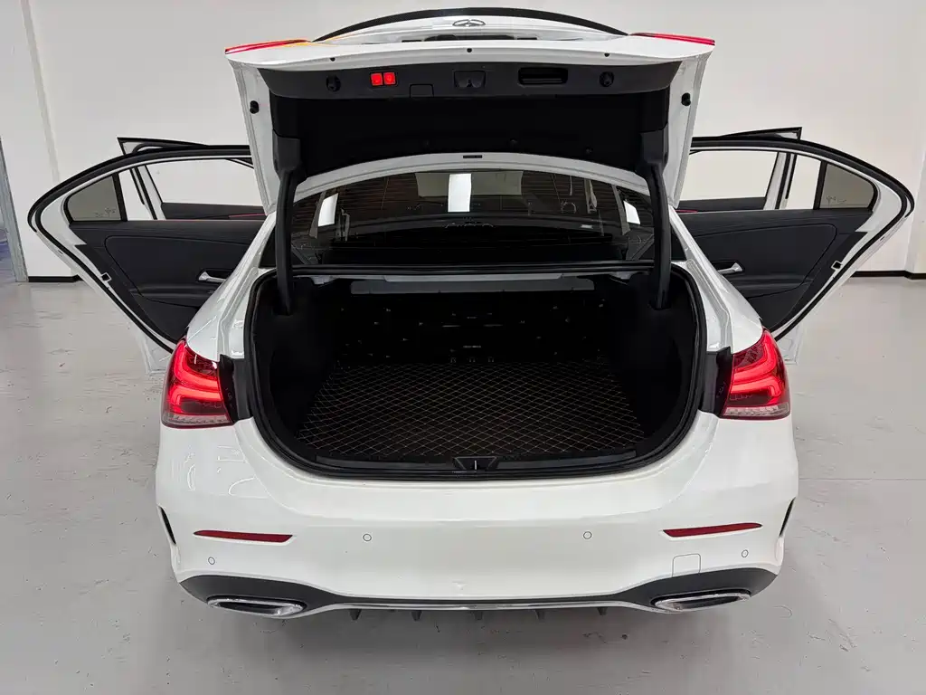 Mercedes-Benz A-Class 2021 — фото 11