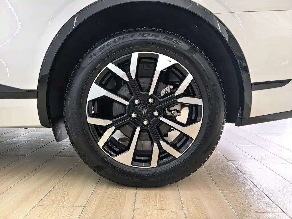 Ford Edge 2025 — фото 13