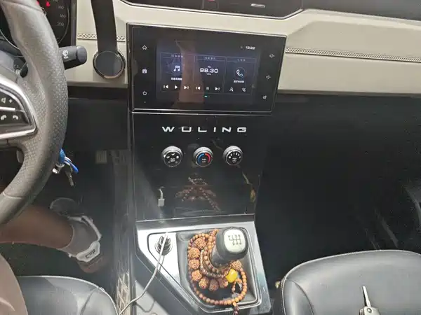 Wuling Journey 2022
