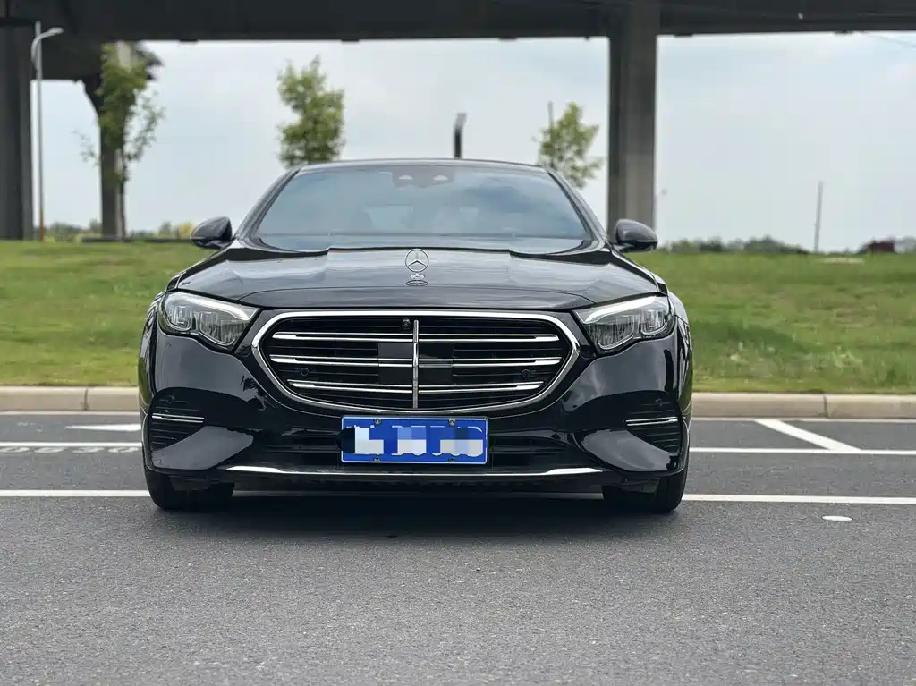 Mercedes-Benz E-Class 2024