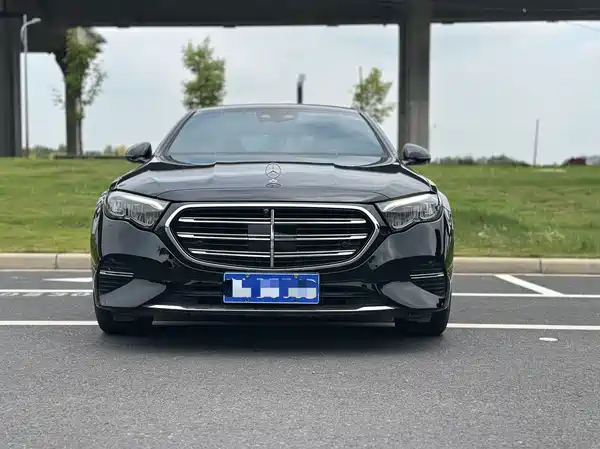 Mercedes-Benz E-Class 2024