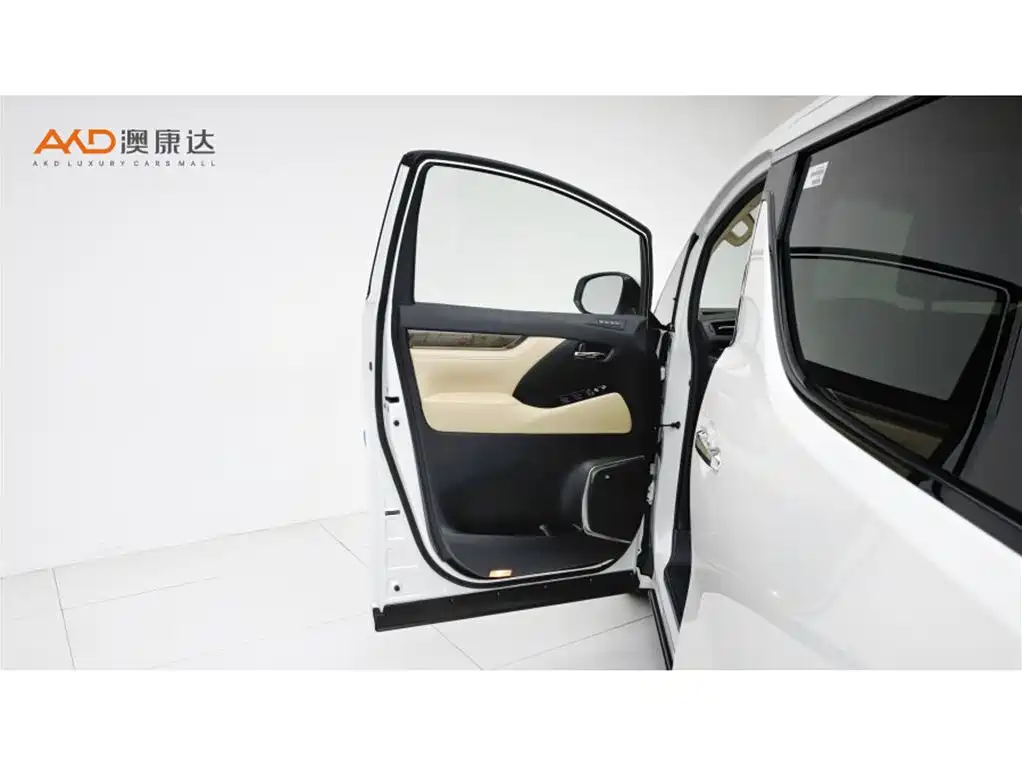 Toyota Alphard 2023 — фото 11