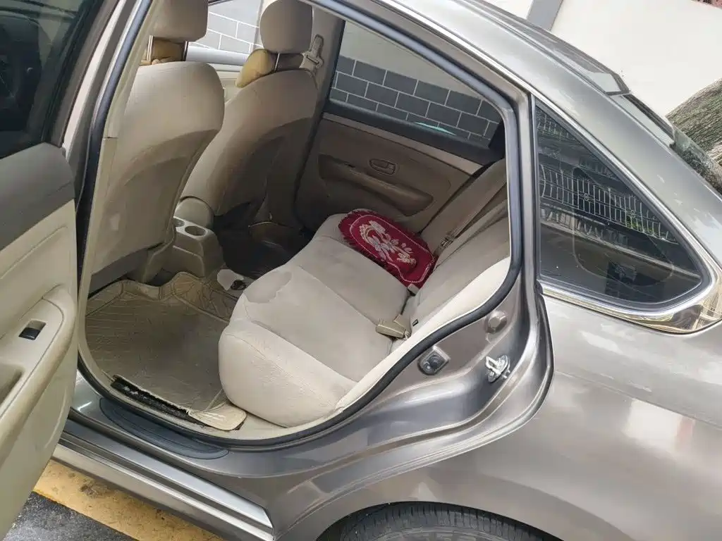 Nissan Sylphy 2018 — фото 15