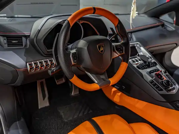 Lamborghini Aventador 2013