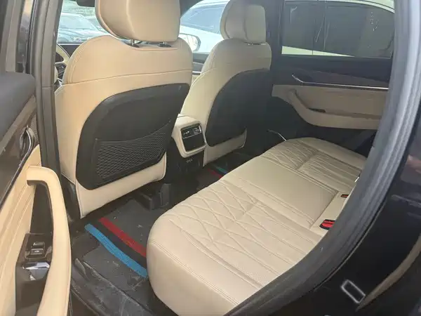 Geely Xingyue L 2025