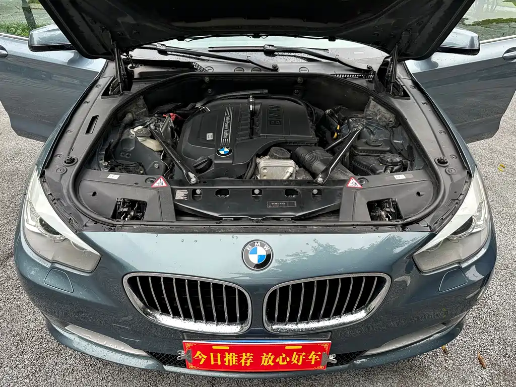 BMW 5 Series GT 2012 — фото 20