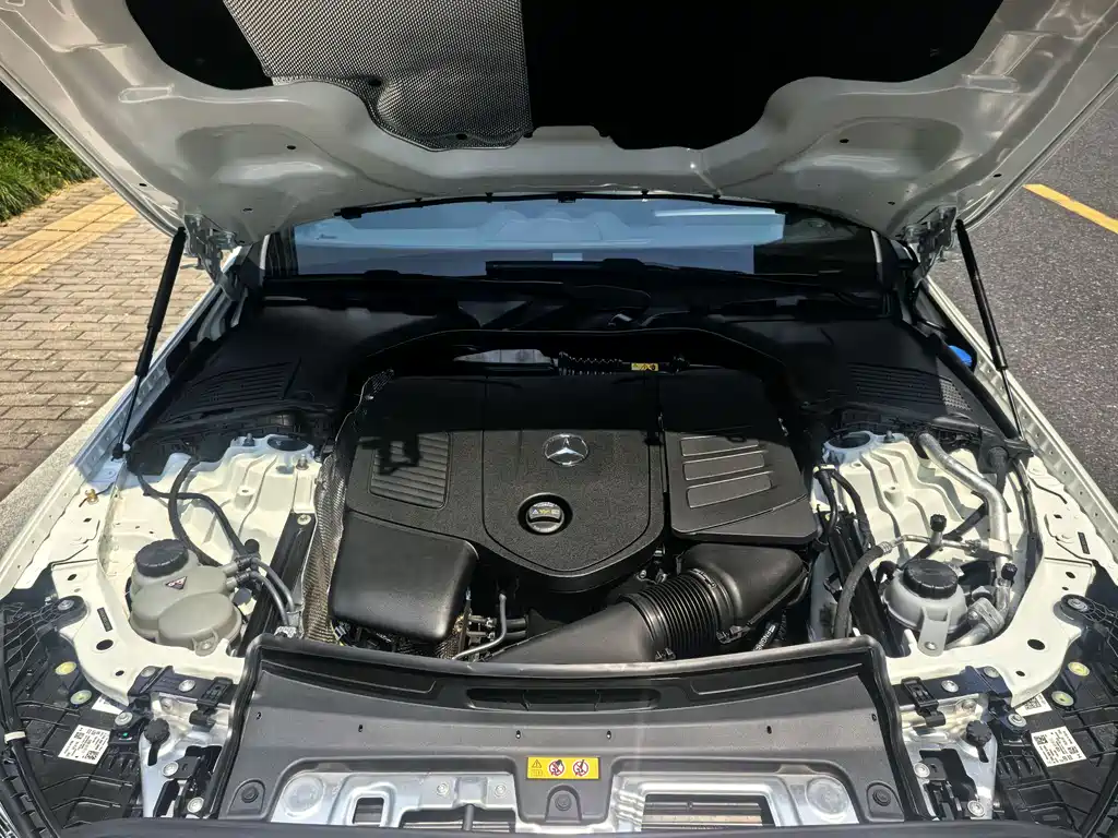 Mercedes-Benz C-Class 2025 — фото 12