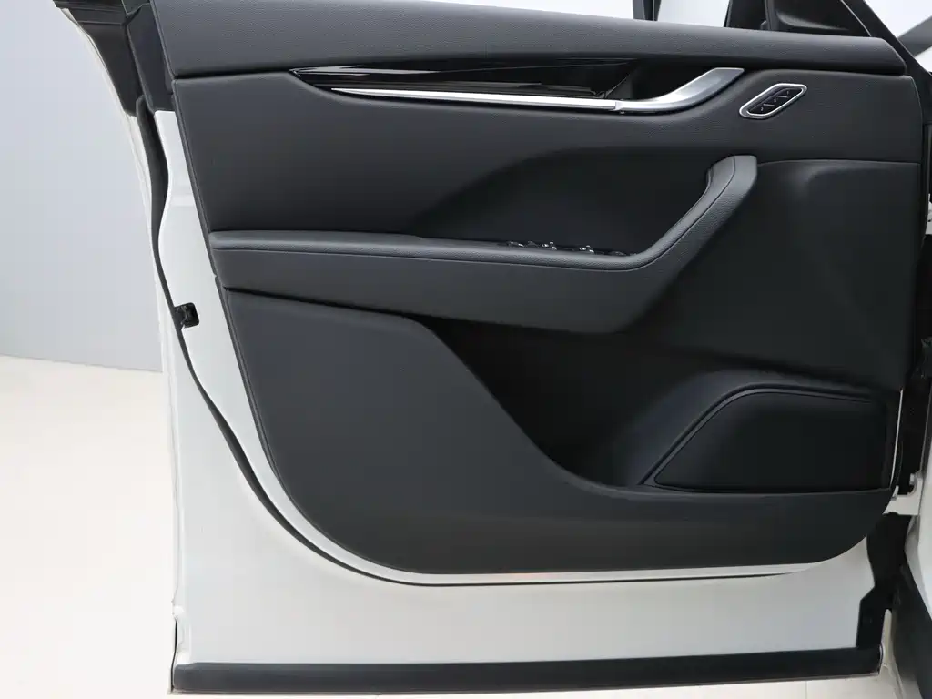 Maserati Levante 2022 — фото 17