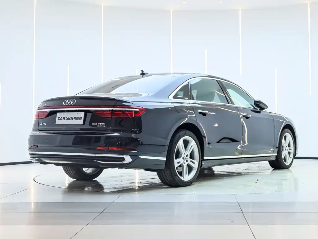 Audi A8 2023 — фото 7