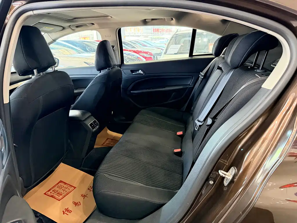 Peugeot 408 2018