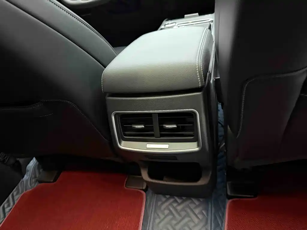 Ford Edge 2022 — фото 16