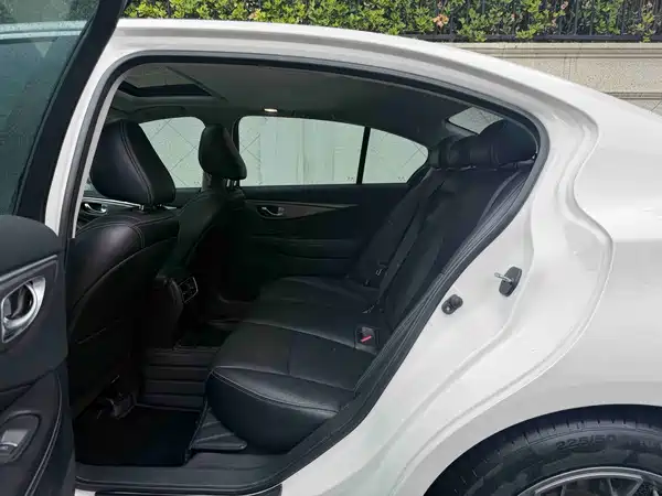 Infiniti Q50L 2017