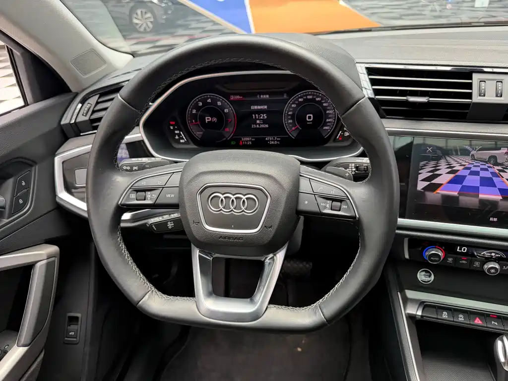 Audi Q3 2023 — фото 13