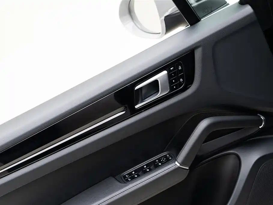 Porsche Cayenne 2019 — фото 15