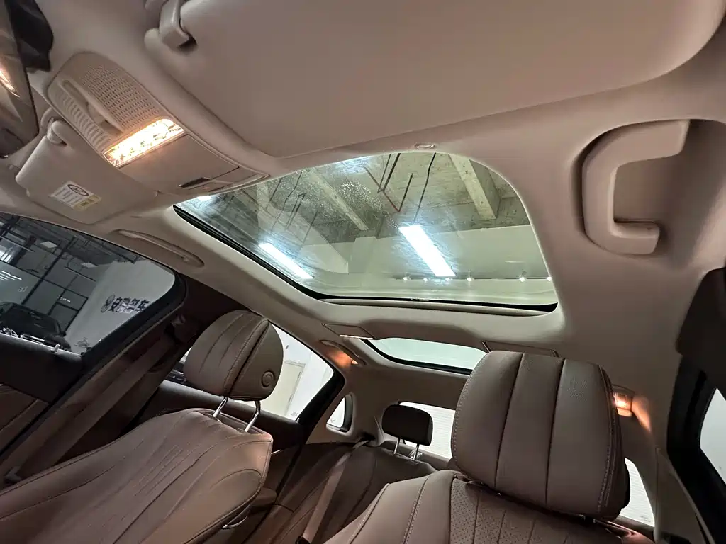 Mercedes-Benz E-Class 2023 — фото 16