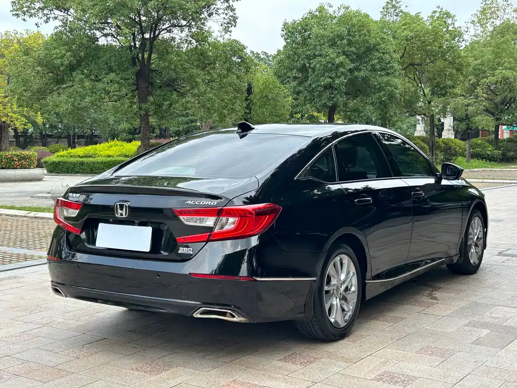 Honda Accord 2019 — фото 10