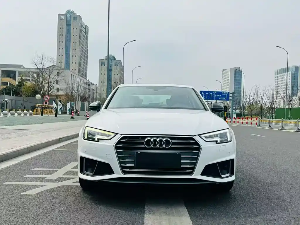 Audi A4L 2019 — фото 2