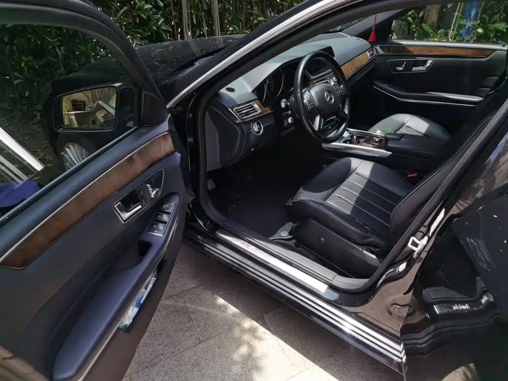 Mercedes-Benz E-Class 2015 — фото 14