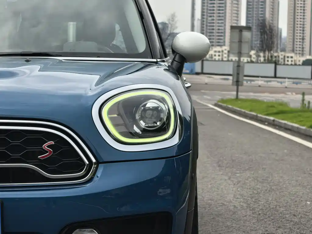 MINI Countryman 2019 — фото 17
