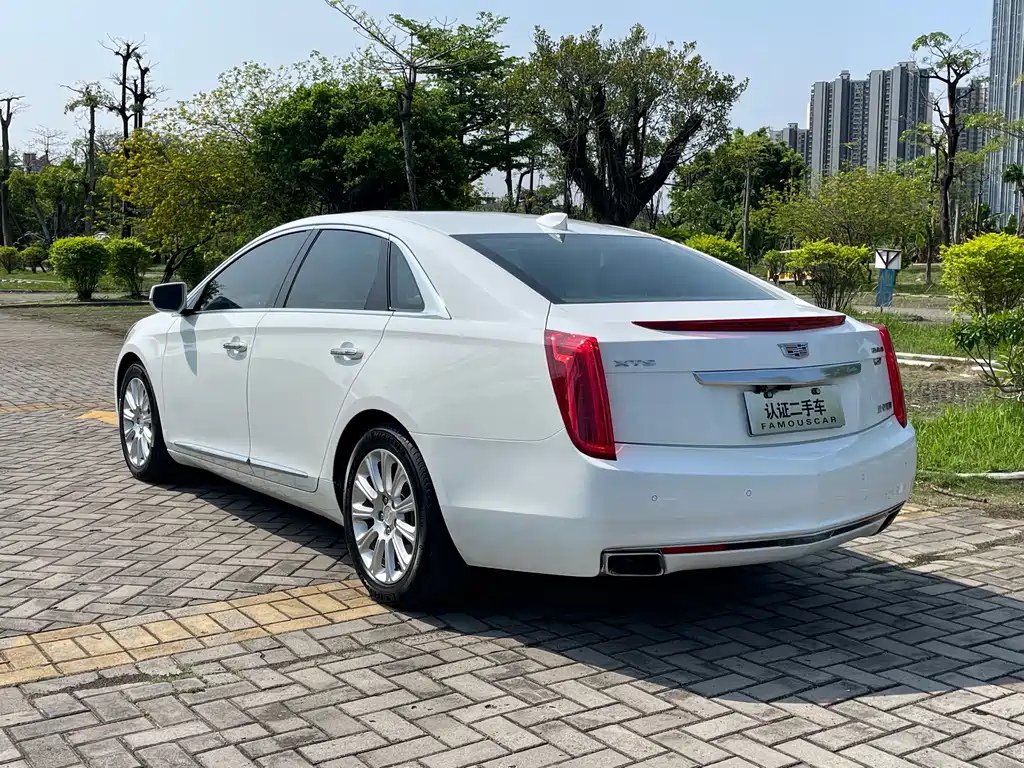 Cadillac XTS 2017 — фото 5