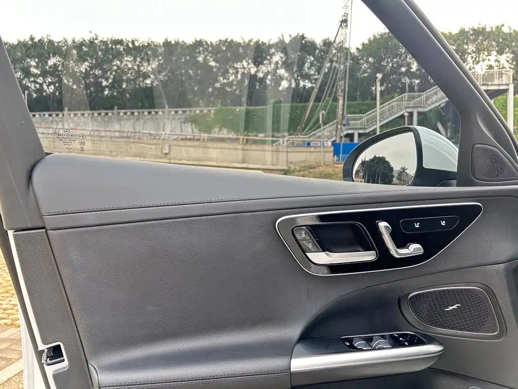 Mercedes-Benz C-Class 2023 — фото 11