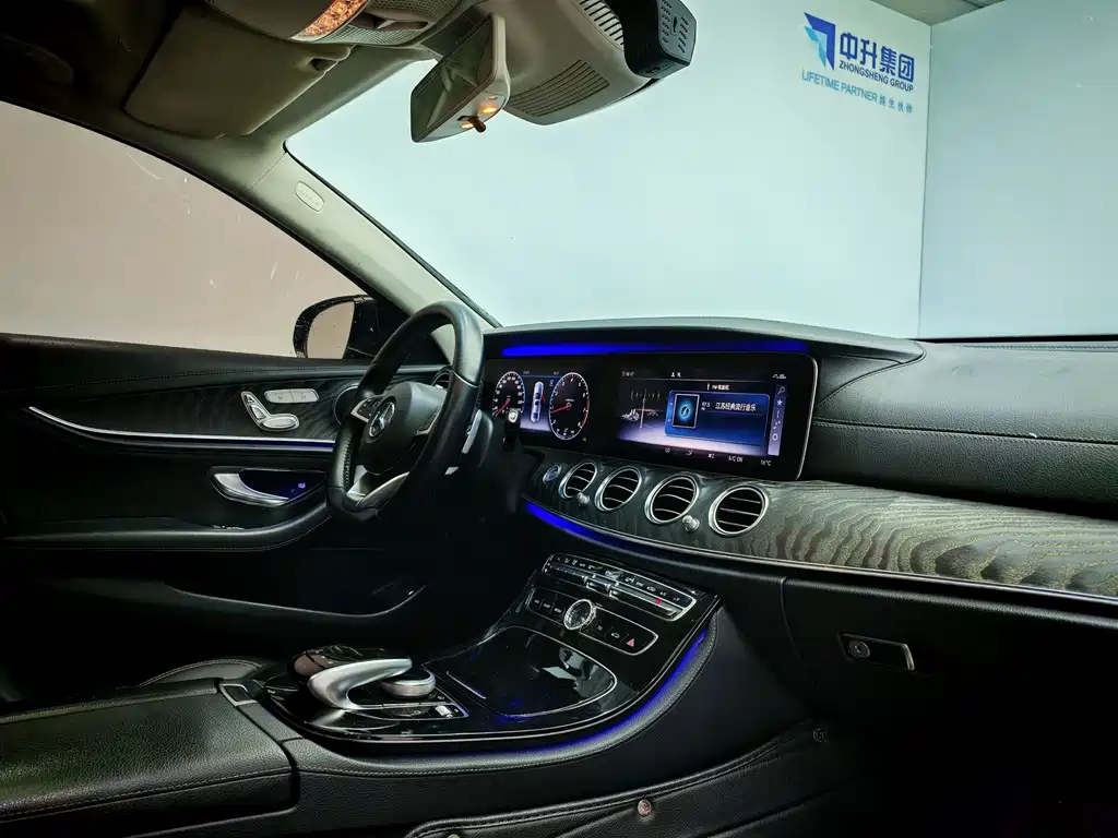 Mercedes-Benz E-Class 2017 — фото 15