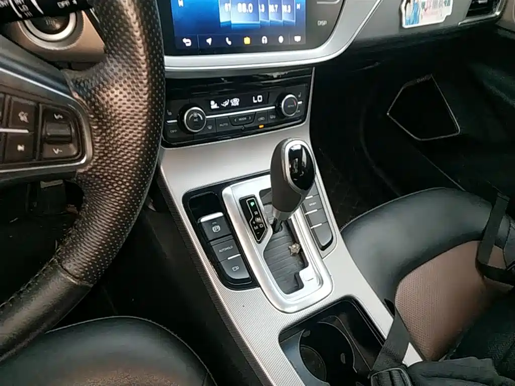 Geely Emgrand GS 2018 — фото 14