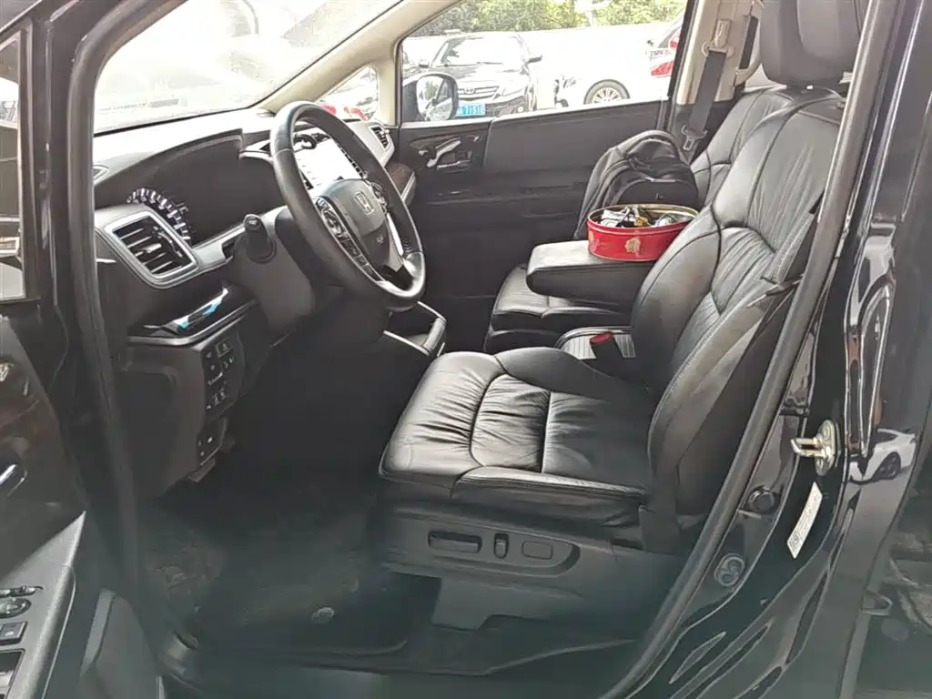 Honda Odyssey 2019 — фото 15
