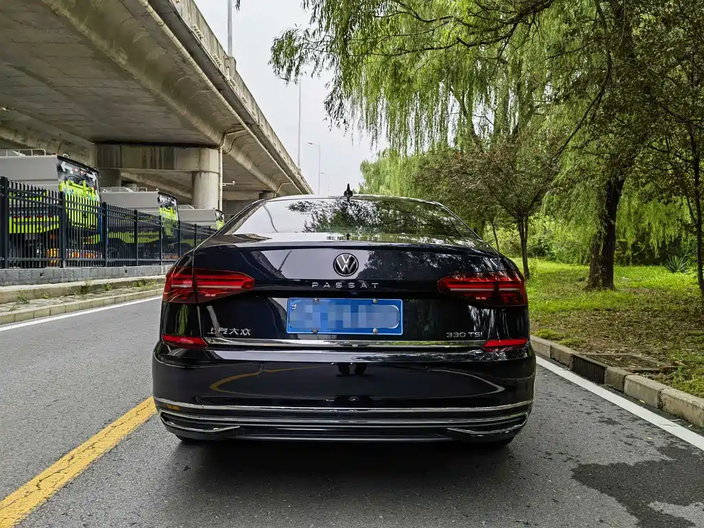 Volkswagen Passat 2022 — фото 14