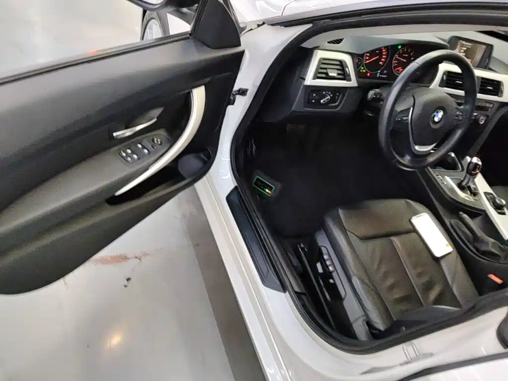 BMW 3 Series GT 2015 — фото 16