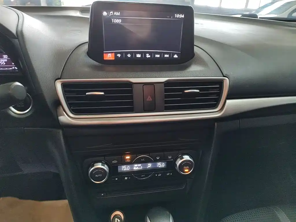 Mazda 3 Axela 2017 — фото 13