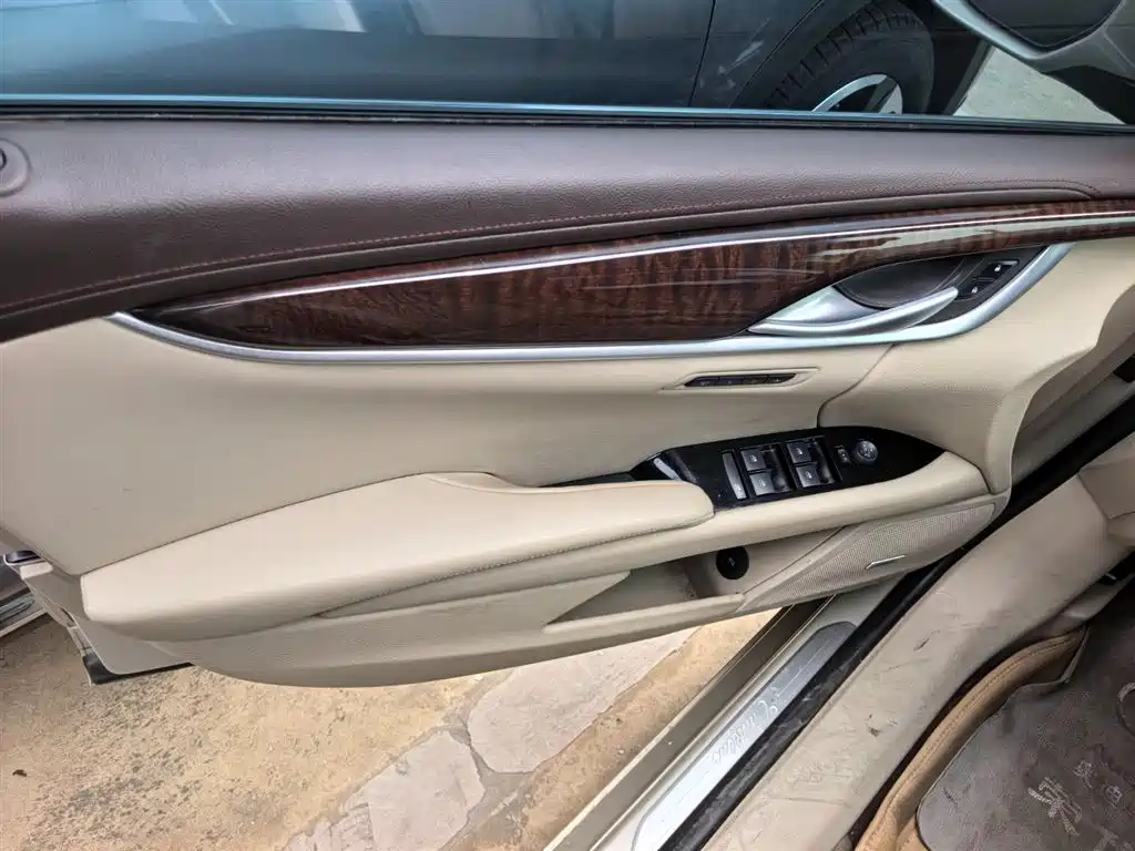 Cadillac XTS 2014 — фото 7