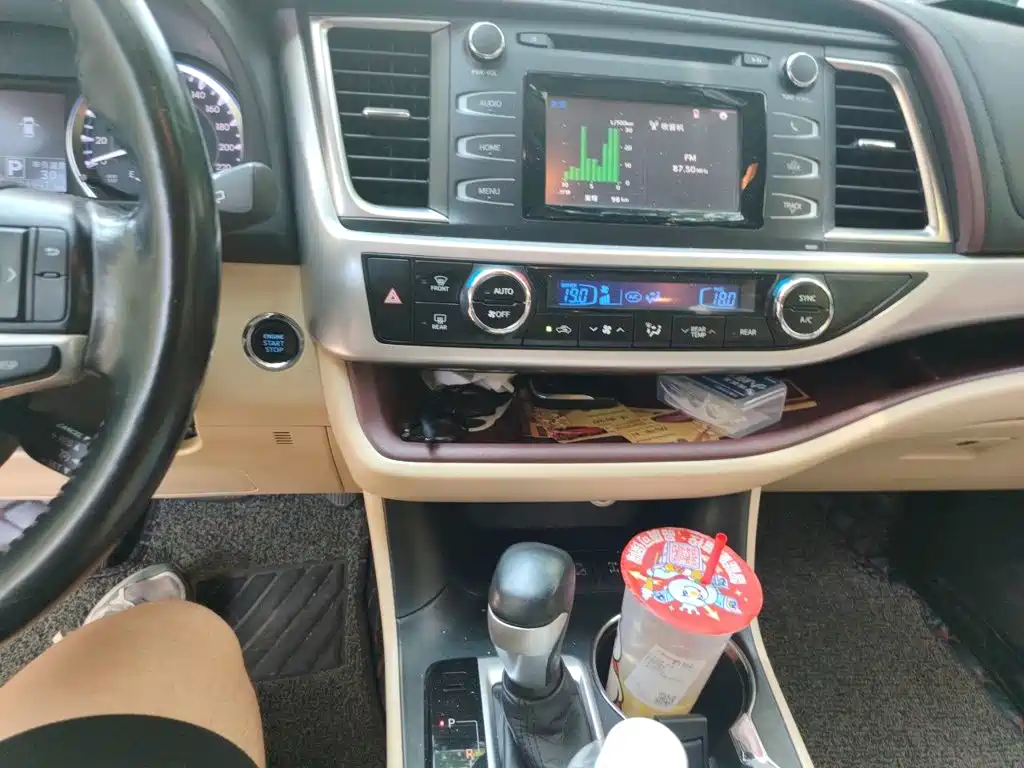Toyota Highlander 2017 — фото 10