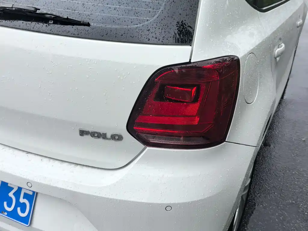 Volkswagen Polo 2015 — фото 12