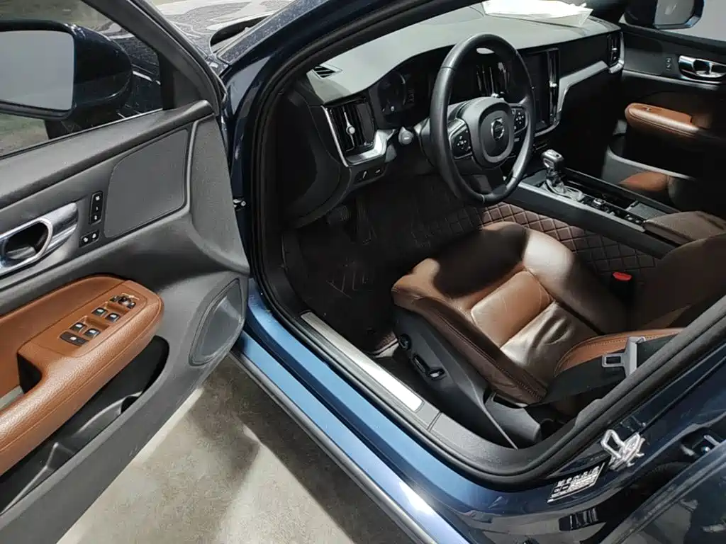Volvo S60 2020 — фото 16