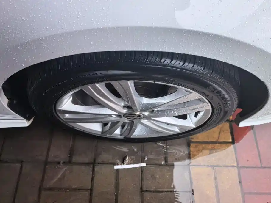 Volkswagen Sagitar 2018