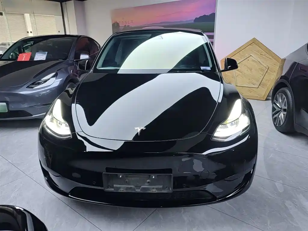 Tesla Model Y 2023 — фото 3
